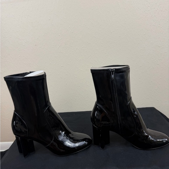 Louis Vuitton Patent Leather Sock Boots - Black Boots, Shoes  Louis Vuitton Patent Leather Sock Boots